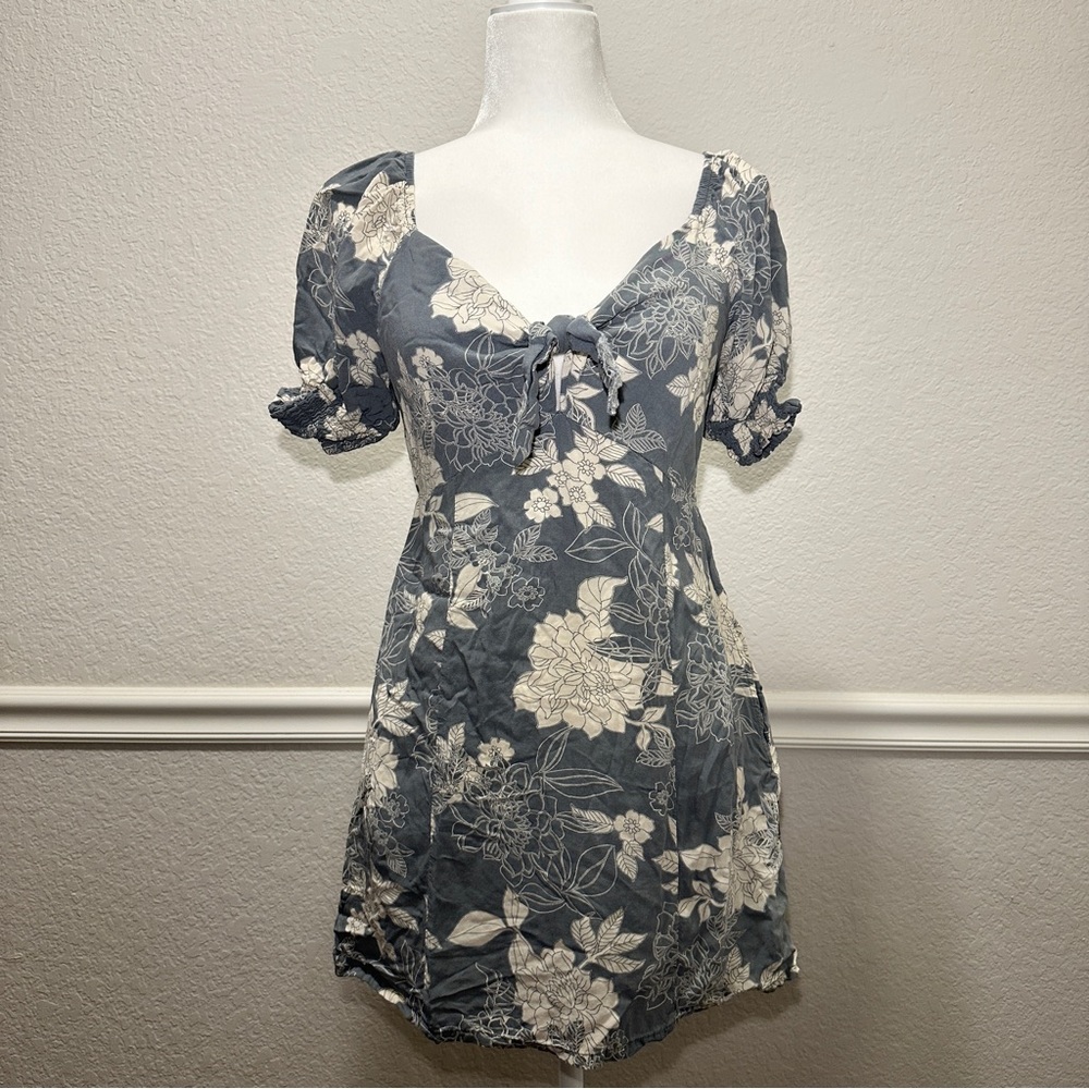 Mimi Chica Womens Size Large Dress Mini Green Floral Smocked Tie Front